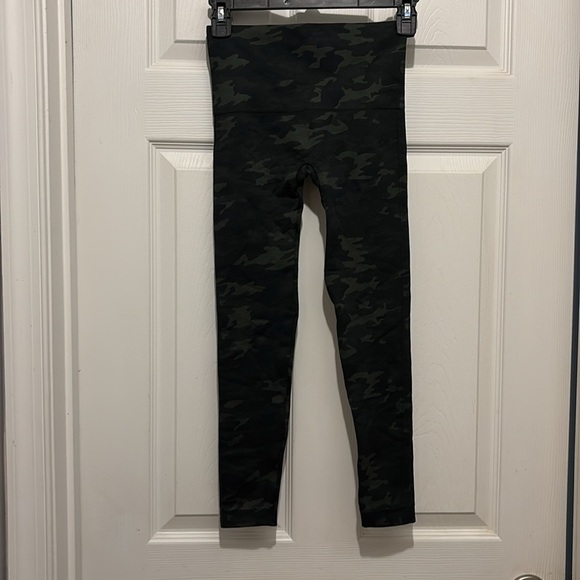 Spanx - Picture 4 of 5